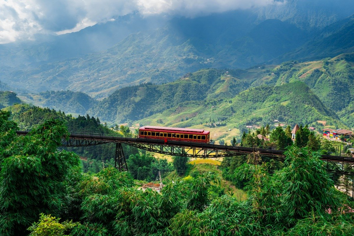 Train go through Muong Hoa Valley in Sapa